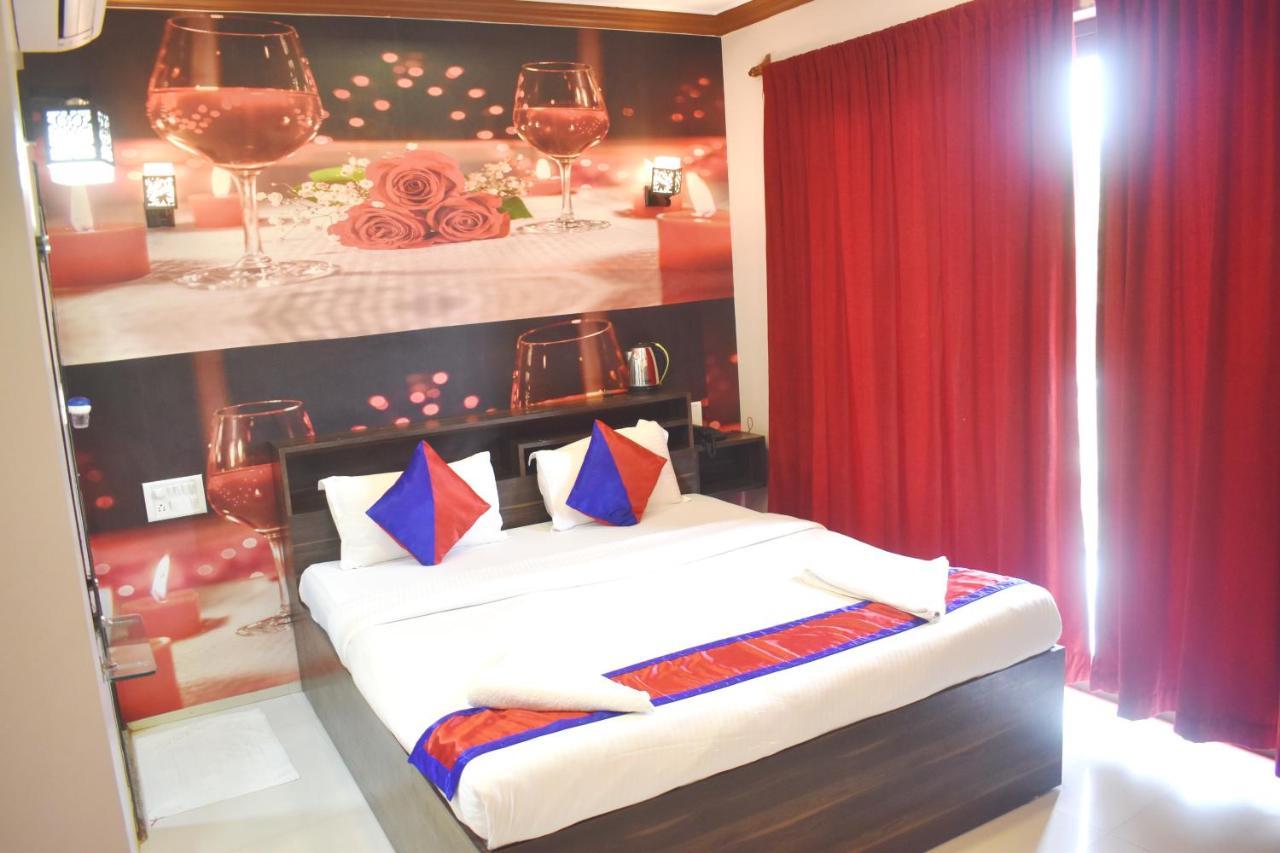 Hotel Baga HighQ - Baga Beach Goa Bagian luar foto