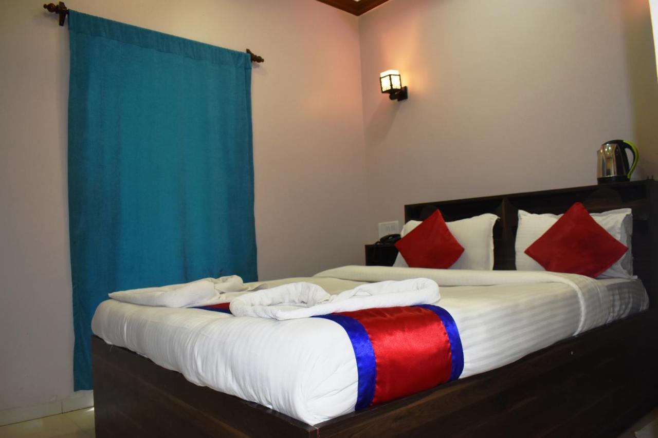 Hotel Baga HighQ - Baga Beach Goa Bagian luar foto