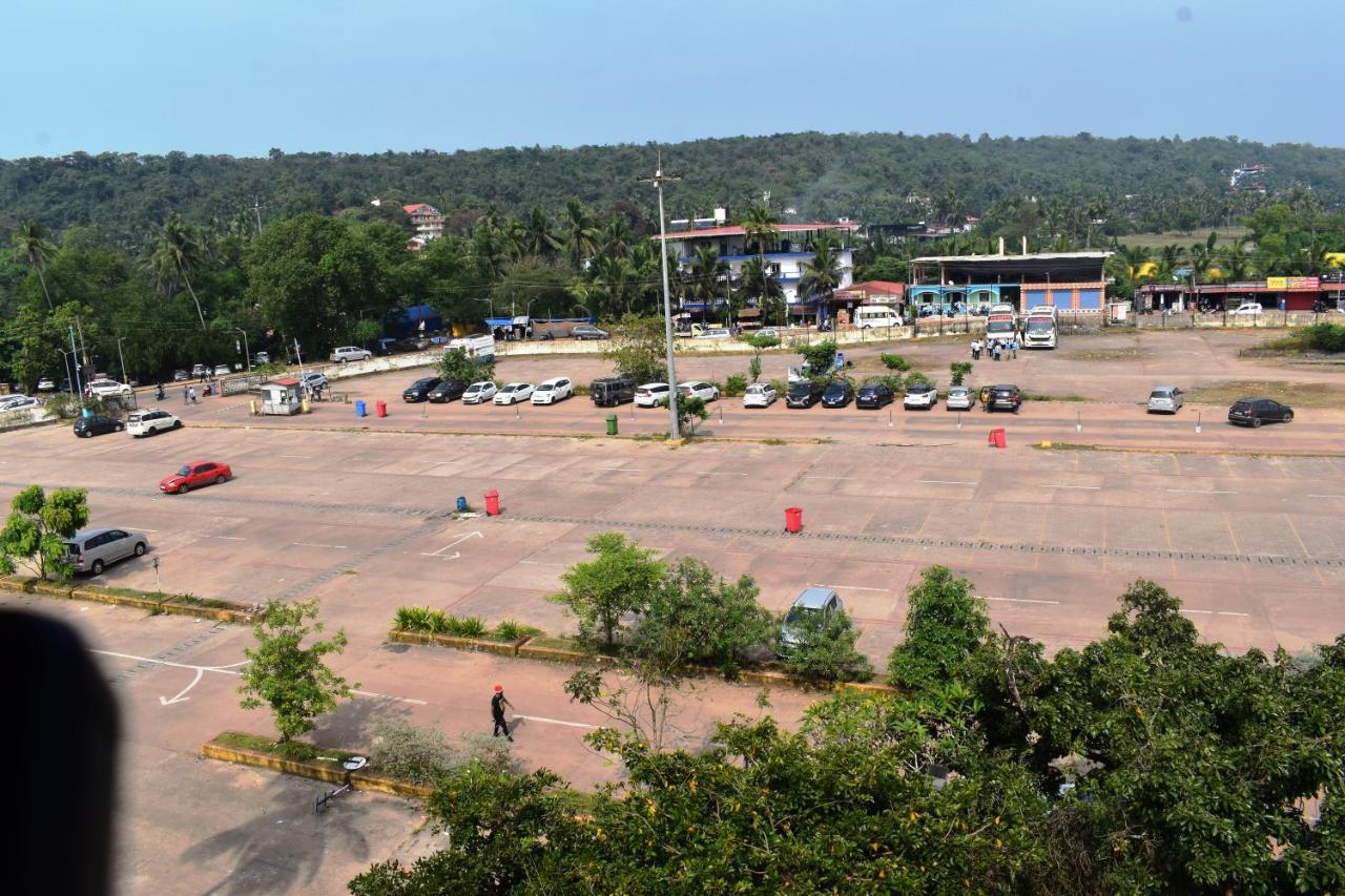 Hotel Baga HighQ - Baga Beach Goa Bagian luar foto
